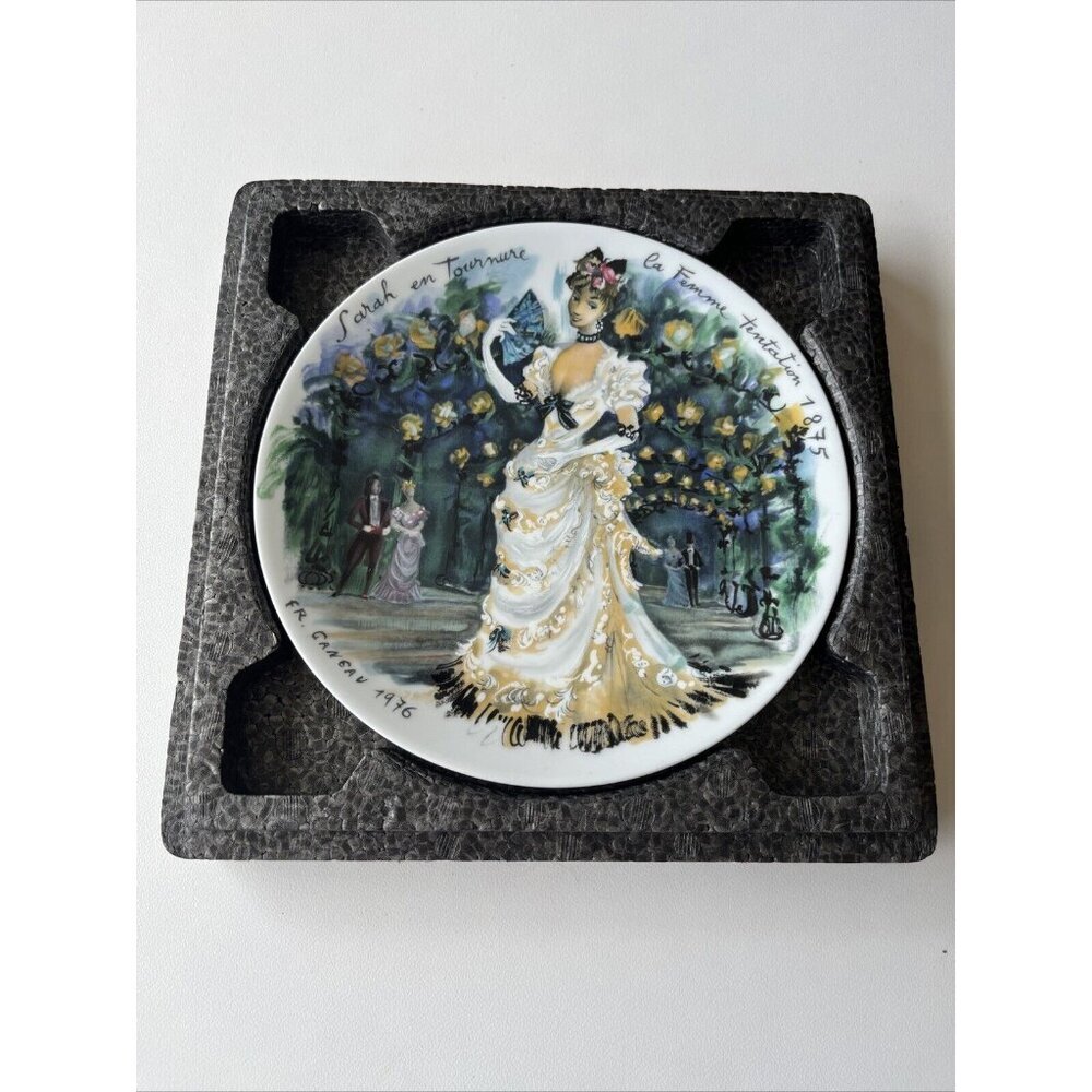 LIMOGES WOMEN OF THE CENTURY COLLECTORS PLATE FRANCE